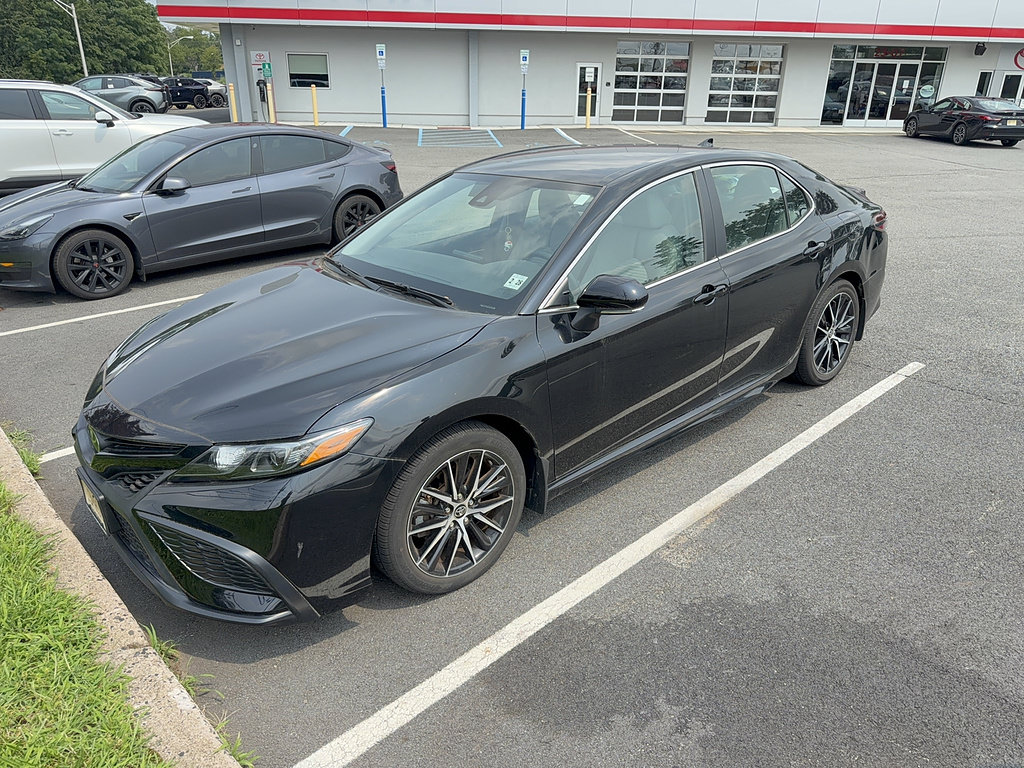 Used 2023 Toyota Camry SE