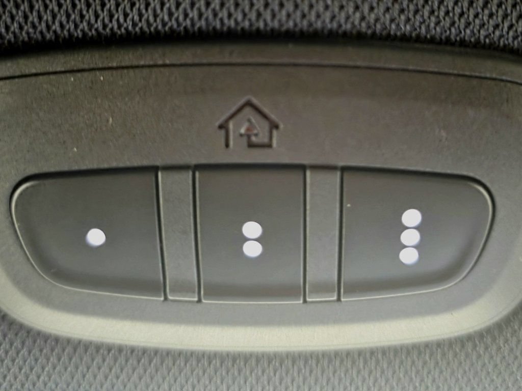 New 2026 Chrysler Pacifica Select FWD image 40