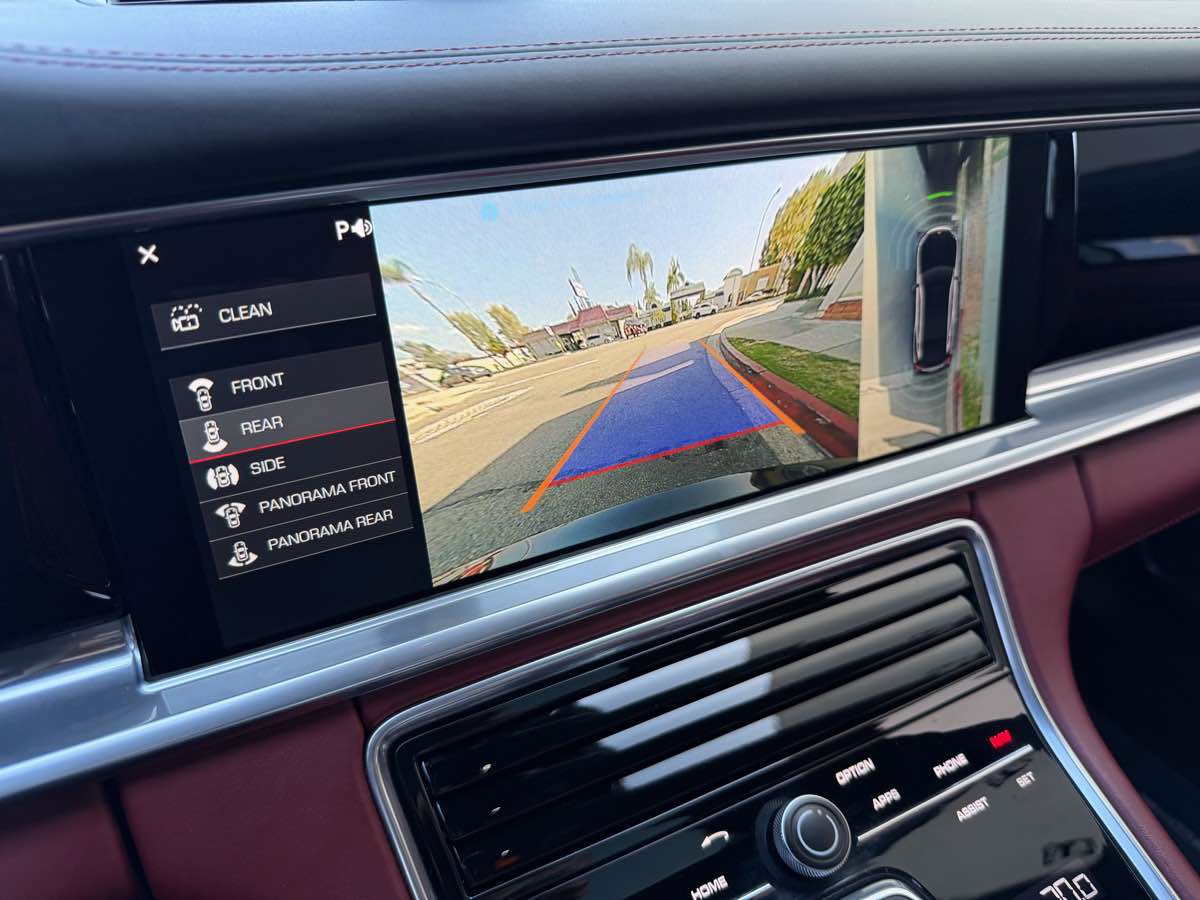 Used 2018 Porsche Panamera image 27