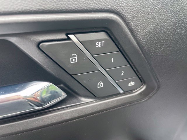 Used 2025 GMC Canyon AT4 w/ AT4X AEV Edition AWD/4WD image 11