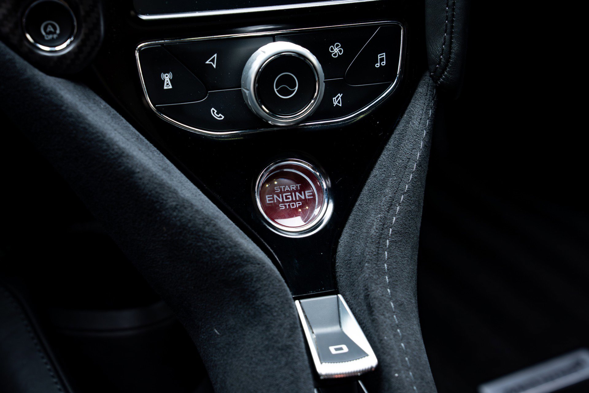 Used 2018 McLaren 720S Performance RWD image 48