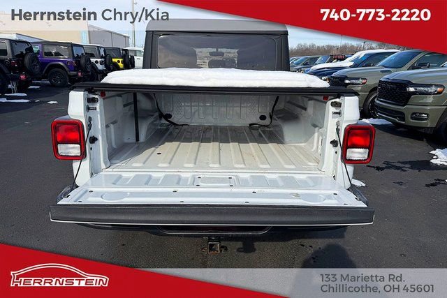 Used 2023 Jeep Gladiator Overland image 24