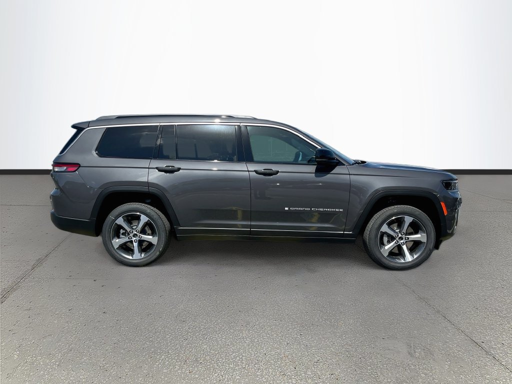 New 2026 Jeep Grand Cherokee L Limited w/ Trailer Tow Package AWD/4WD image 8