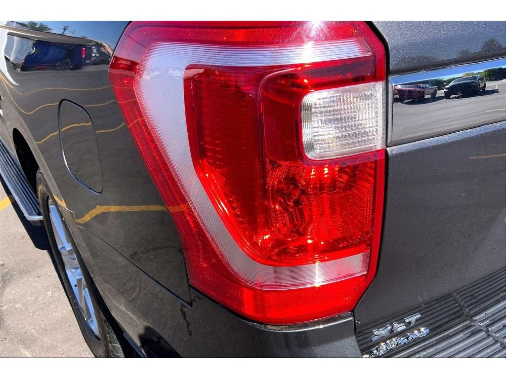 Used 2020 Ford Expedition Max XLT w/ Equipment Group 202A AWD/4WD image 32