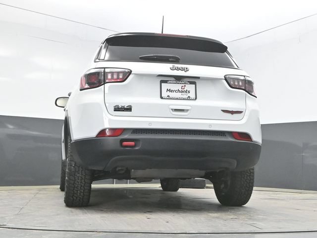 Used 2025 Jeep Compass Trailhawk AWD/4WD image 31