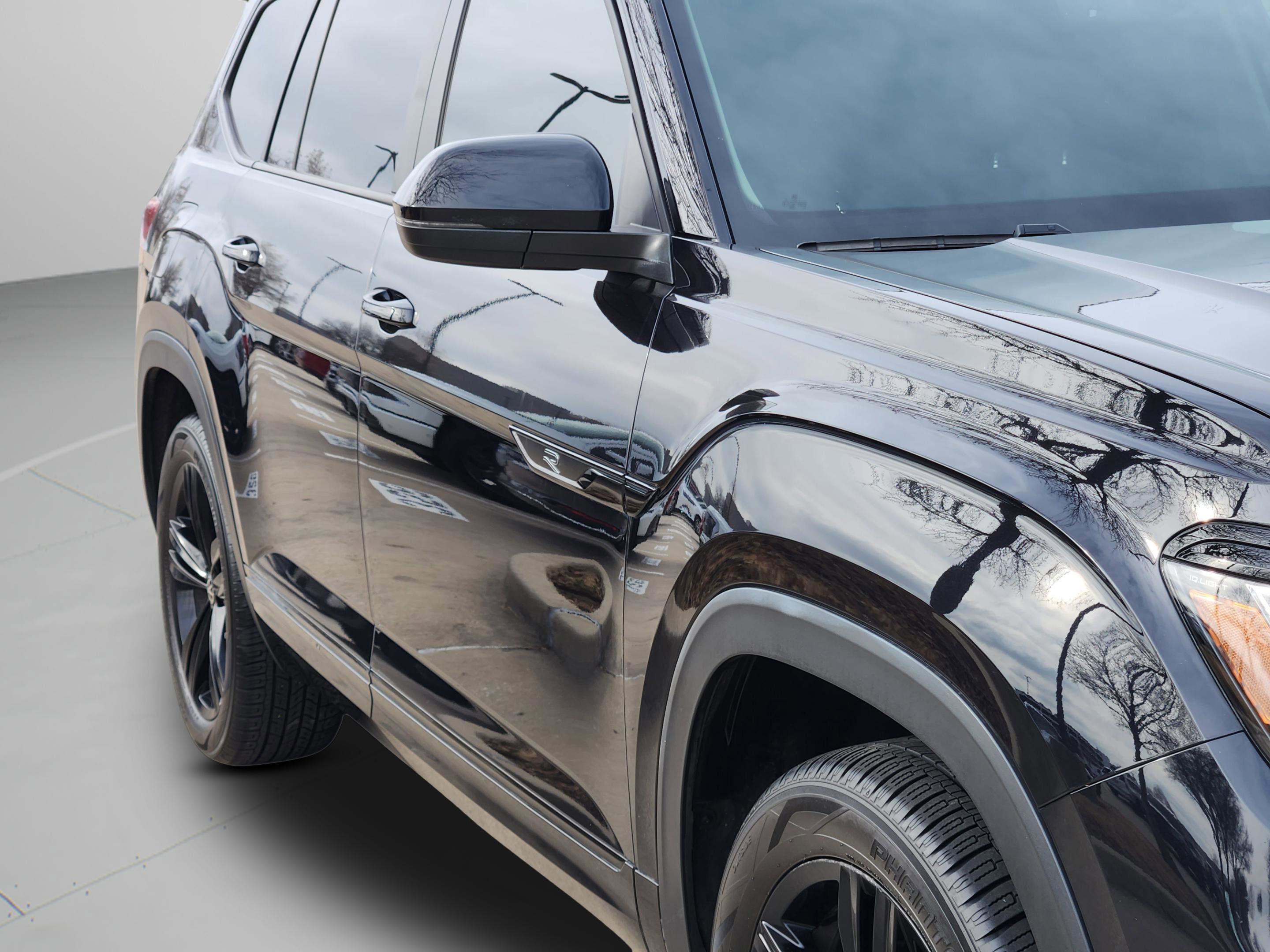 Used 2023 Volkswagen Atlas SEL R-Line image 43