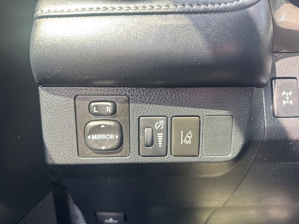 Used 2018 Toyota RAV4 XLE w/ Plus Extra Value Package image 25