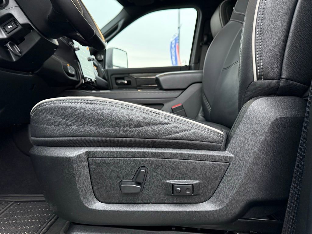 Used 2026 RAM 3500 Limited image 10