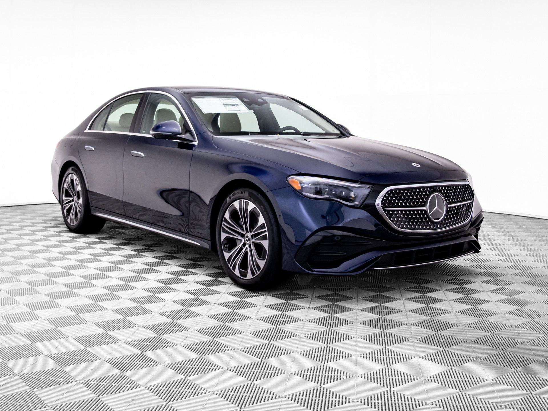New 2026 Mercedes-Benz E 350 4MATIC Sedan image 7
