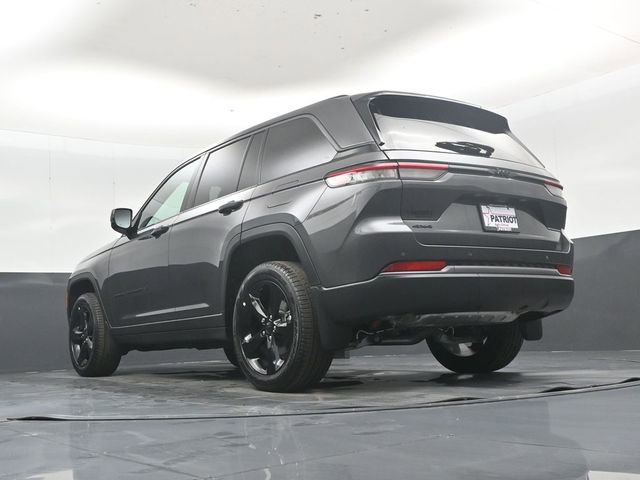 New 2026 Jeep Grand Cherokee Limited w/ Limited Altitude Package image 43