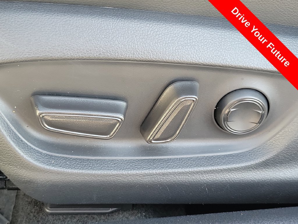 Used 2023 Toyota Camry SE FWD image 16
