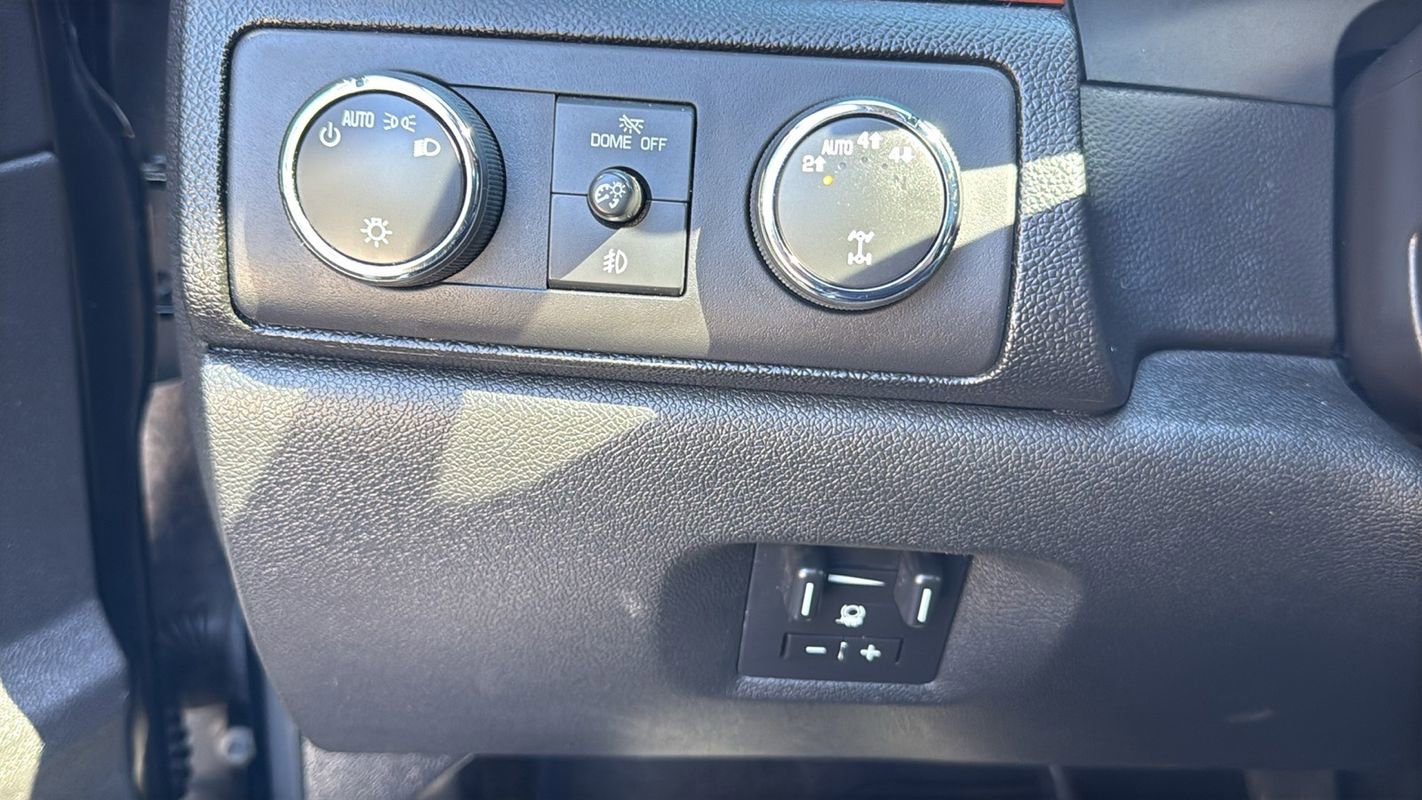 Used 2014 Chevrolet Tahoe LTZ image 27