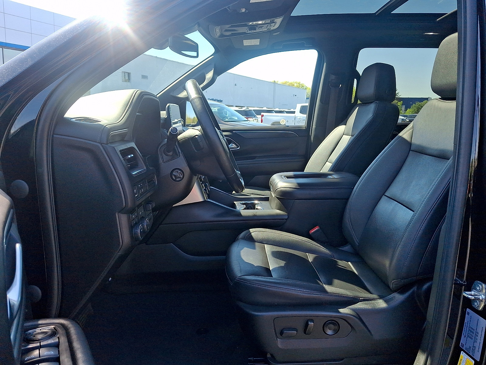 Certified 2022 Chevrolet Tahoe LT w/ LT Signature Package AWD/4WD image 14