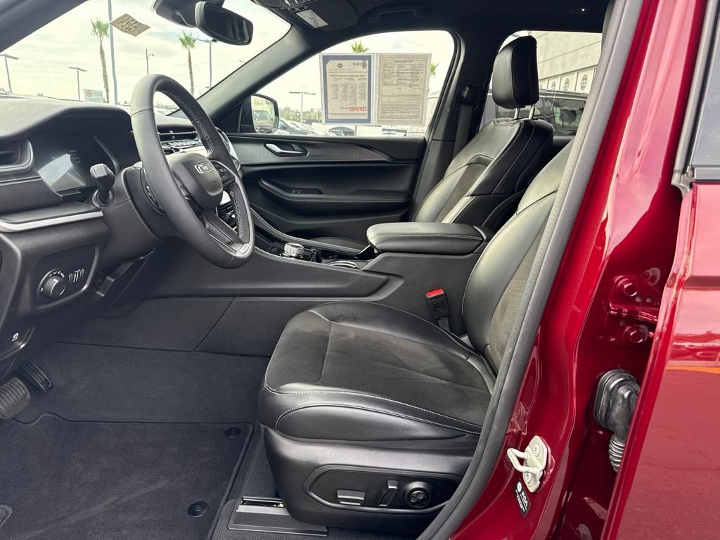 Certified 2023 Jeep Grand Cherokee Altitude RWD image 13
