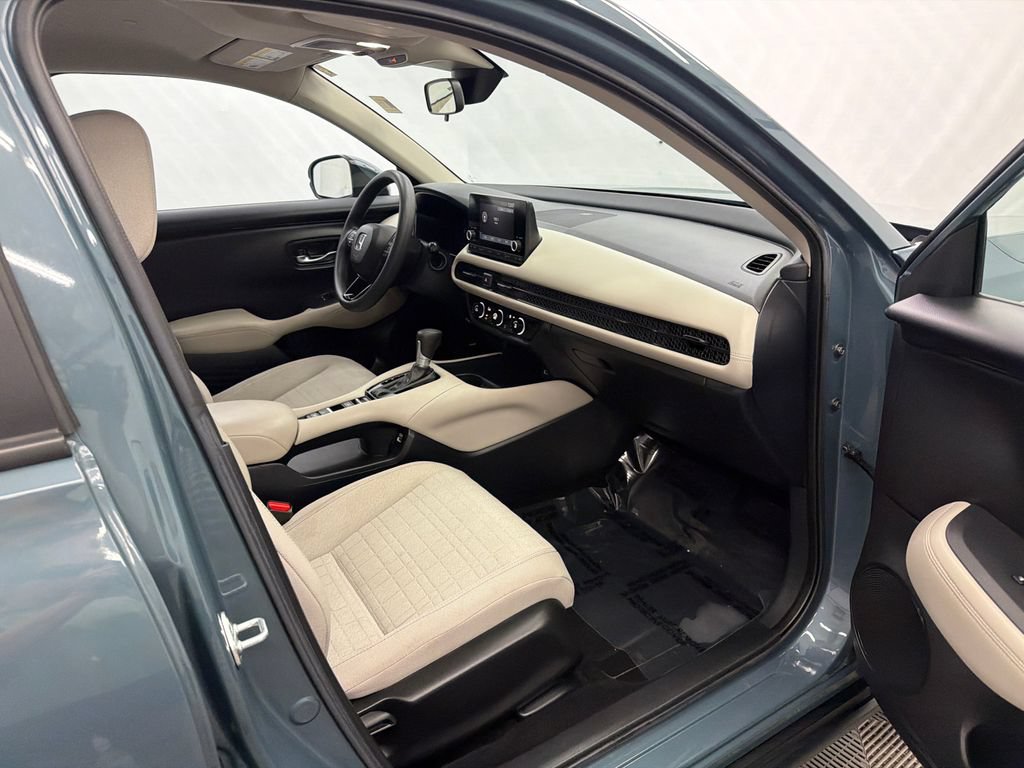 Used 2023 Honda HR-V LX image 13