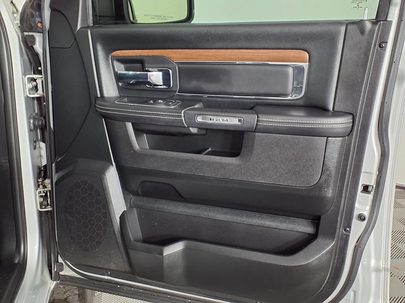 Used 2018 RAM 1500 Laramie RWD image 8