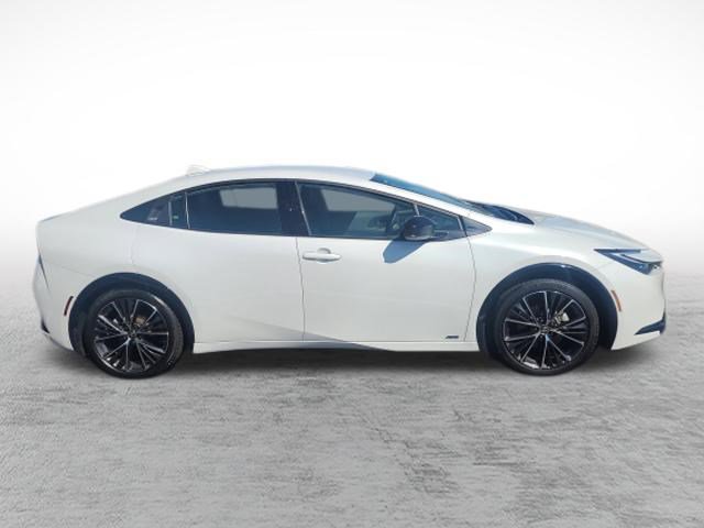 Used 2024 Toyota Prius XLE AWD/4WD image 5