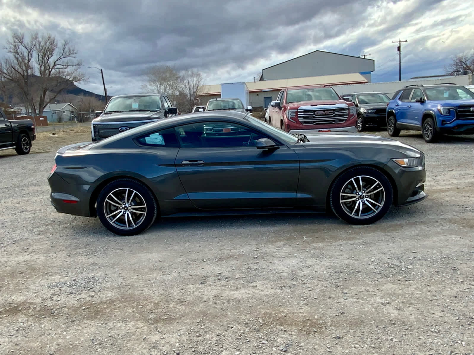 Used 2017 Ford Mustang Coupe image 6