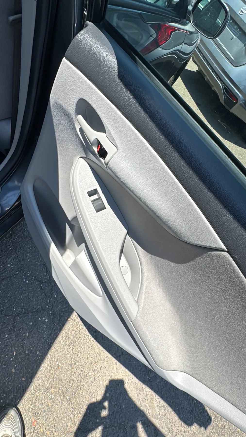Used 2013 Toyota Corolla L FWD image 19