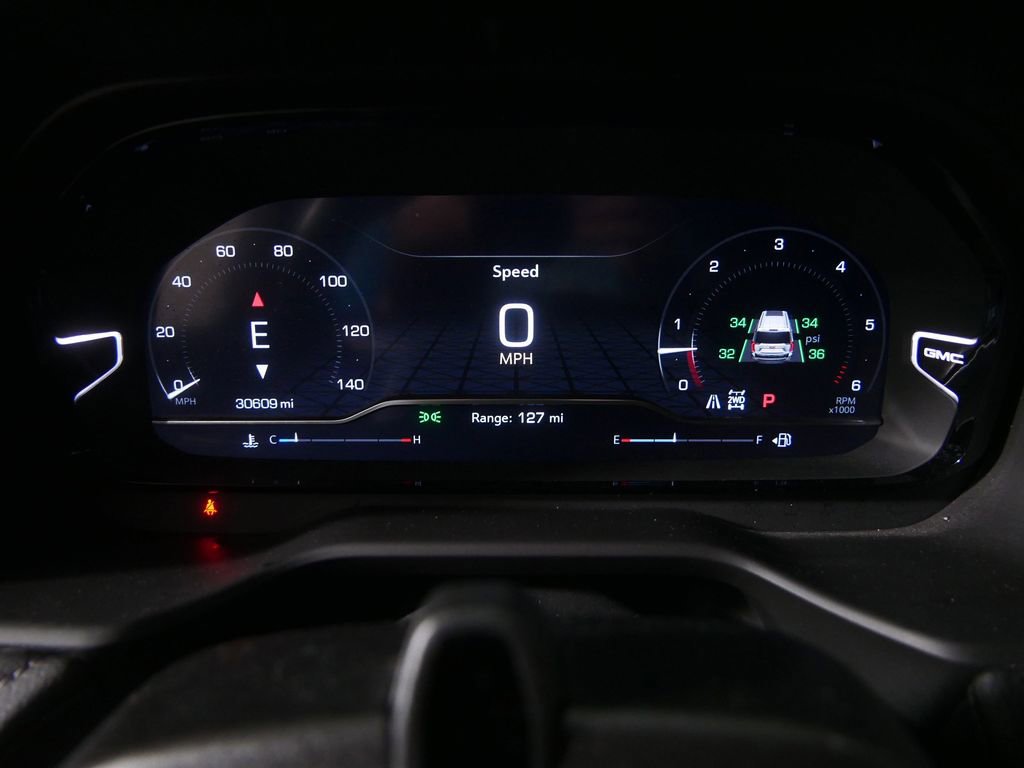 Used 2024 GMC Yukon Denali w/ Advanced Technology Package AWD/4WD image 34