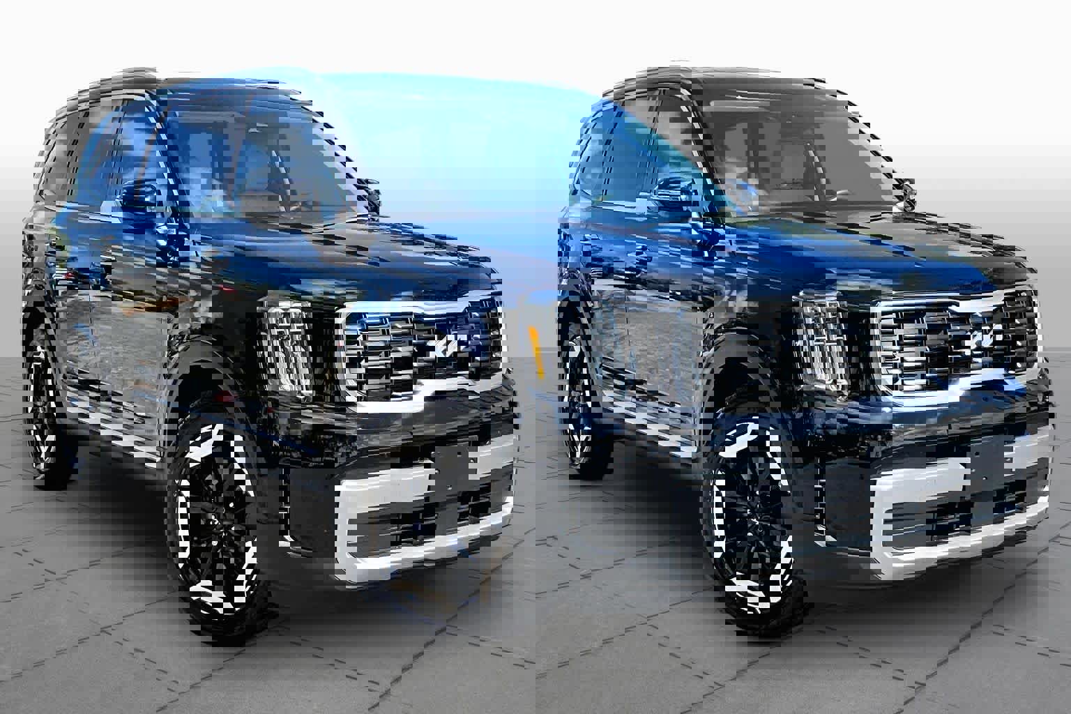 Used 2023 Kia Telluride S w/ S Sunroof Package image 3