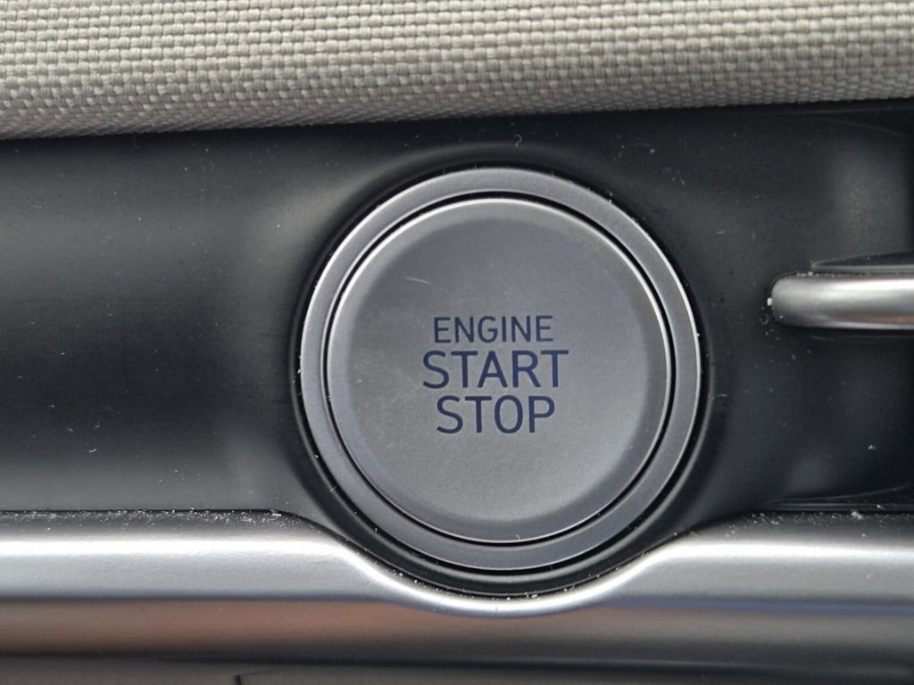 Certified 2025 Hyundai Tucson Limited FWD image 22