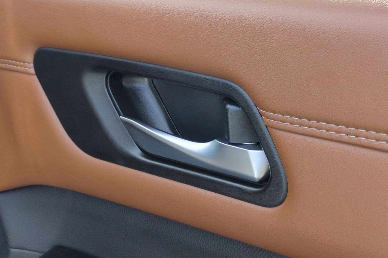 Certified 2025 Nissan Pathfinder Platinum AWD/4WD image 41