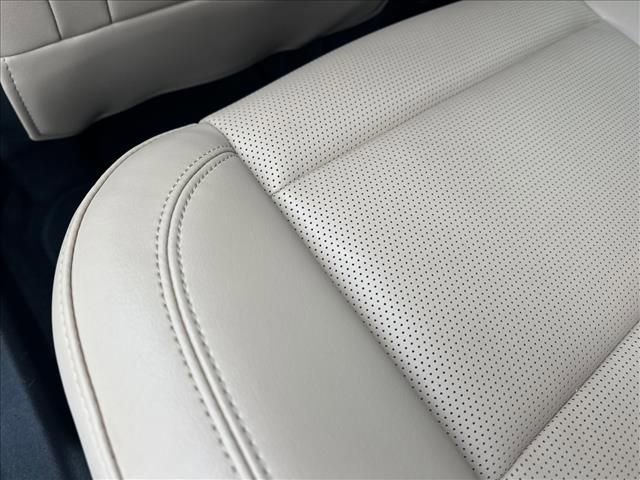 Certified 2025 Buick Envision Preferred AWD/4WD image 18