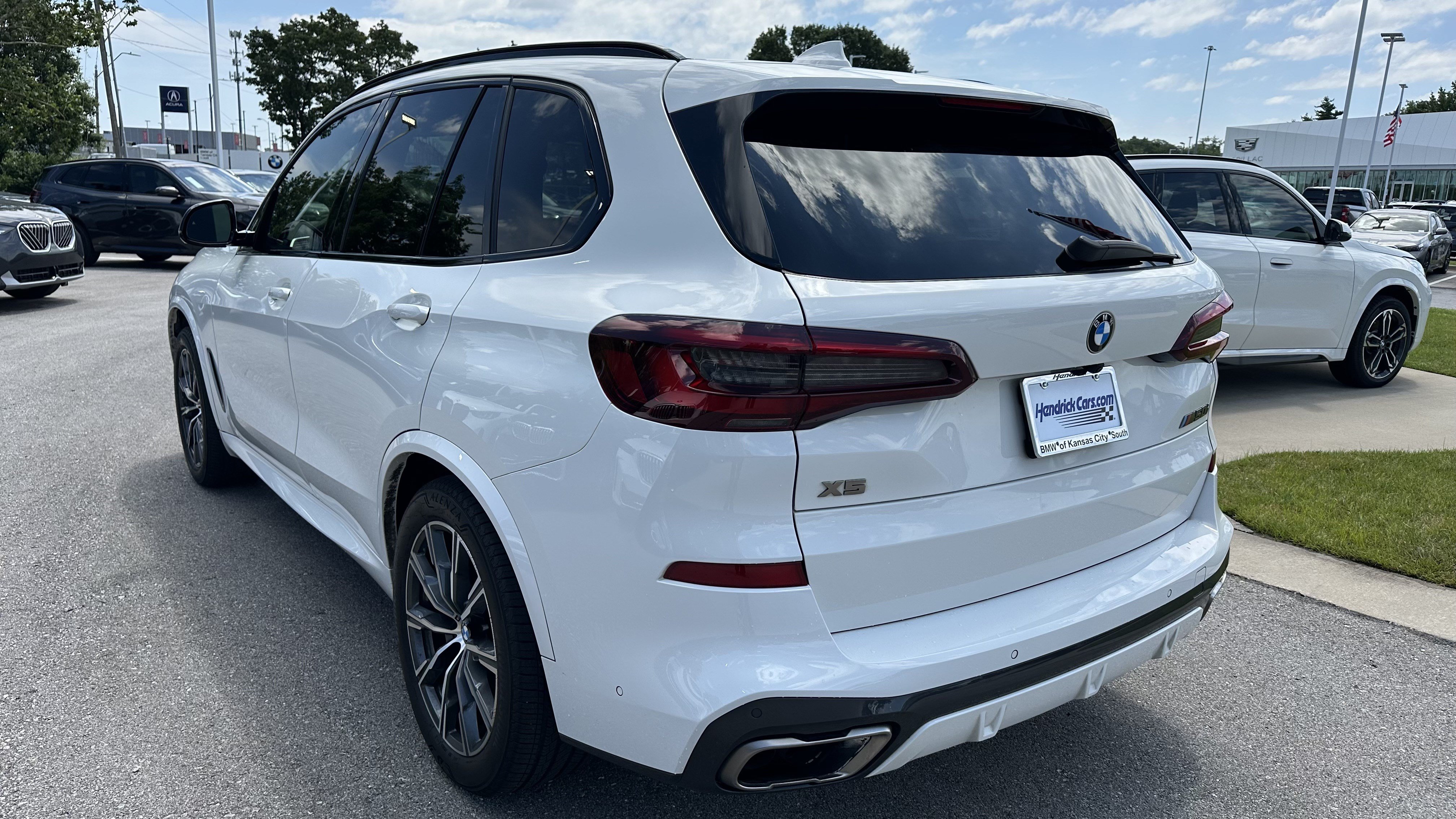 Used 2021 BMW X5 M50i w/ Premium Package AWD/4WD image 8
