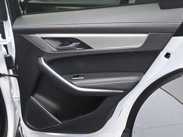 Used 2025 Jaguar F-PACE R-Dynamic S image 33