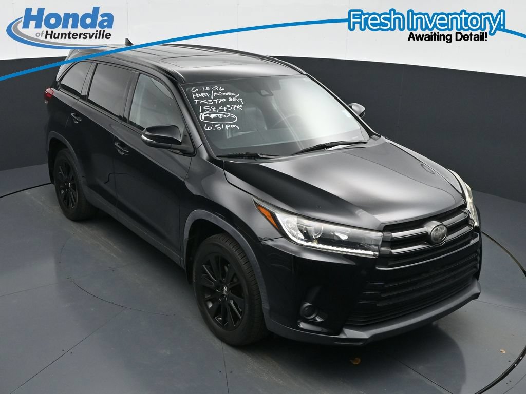 Used 2019 Toyota Highlander SE w/ Nightshade Edition AWD/4WD image 23