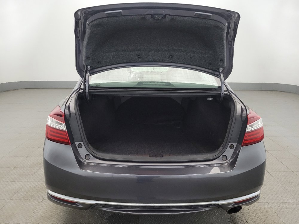 Used 2017 Honda Accord LX image 29