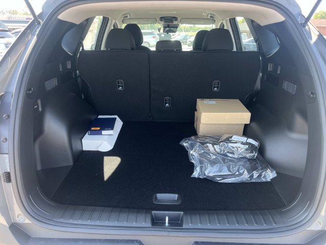 New 2026 Hyundai Tucson SE w/ Tow & Go Package FWD image 12