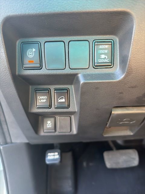 Used 2023 Nissan Frontier SV w/ SV Convenience Package image 11