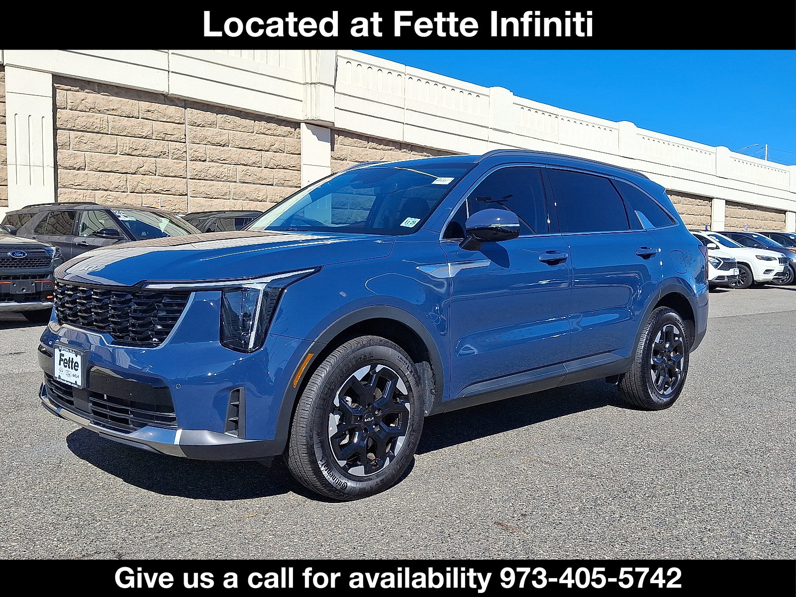 Used 2025 Kia Sorento S image 1