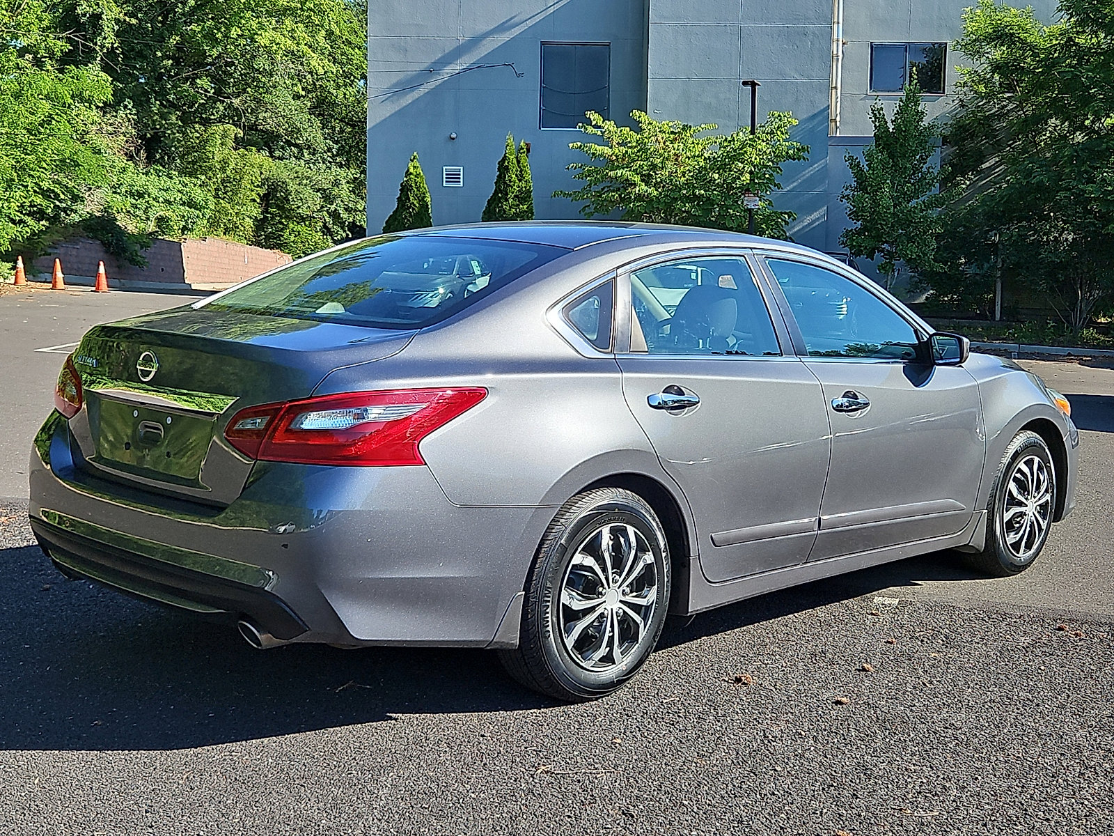 Certified 2018 Nissan Altima 2.5 S w/ S Convenience Package FWD image 6