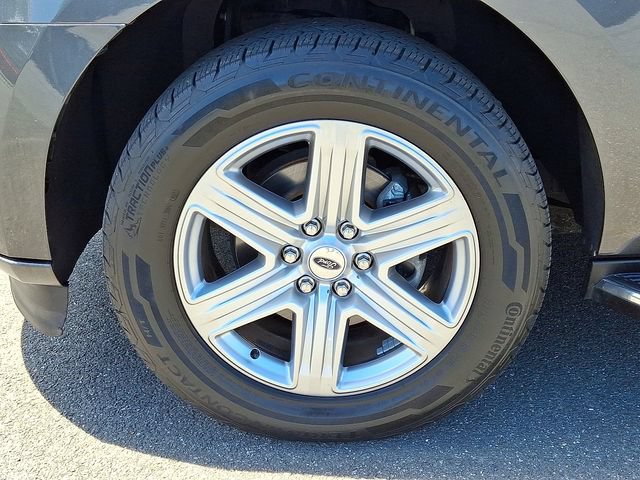 Used 2019 Ford Expedition XLT w/ Equipment Group 202A AWD/4WD image 8