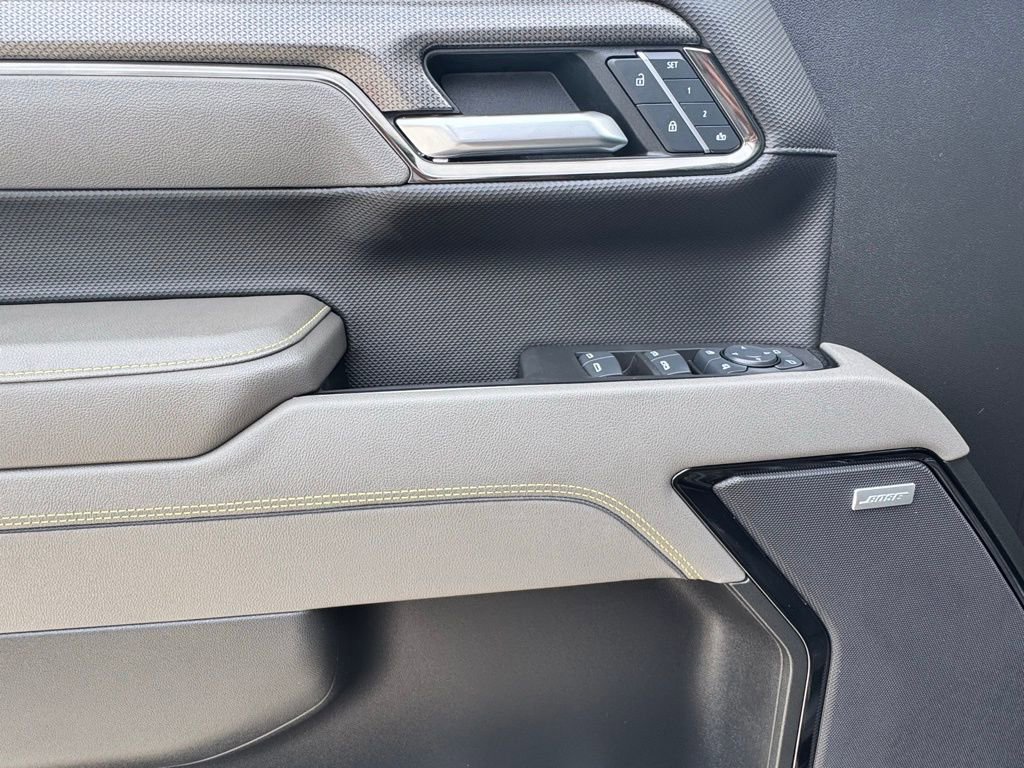 Used 2025 Chevrolet Silverado 1500 ZR2 w/ Technology Package image 17