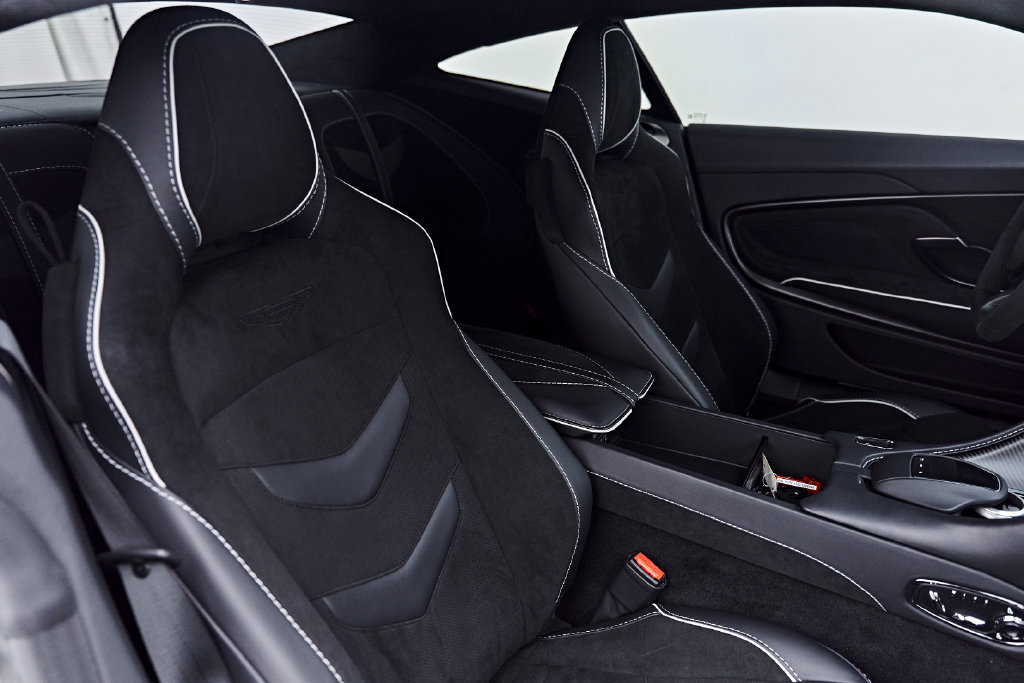 Used 2023 Aston Martin DBS Coupe RWD image 38