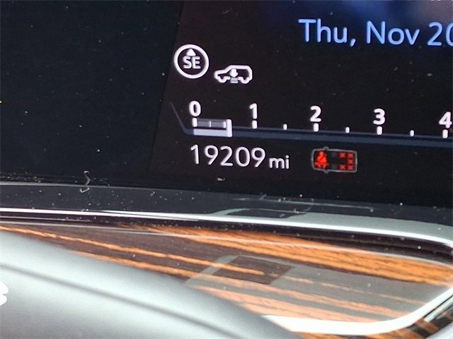 Used 2024 Cadillac Escalade ESV Premium Luxury w/ Performance Package image 22