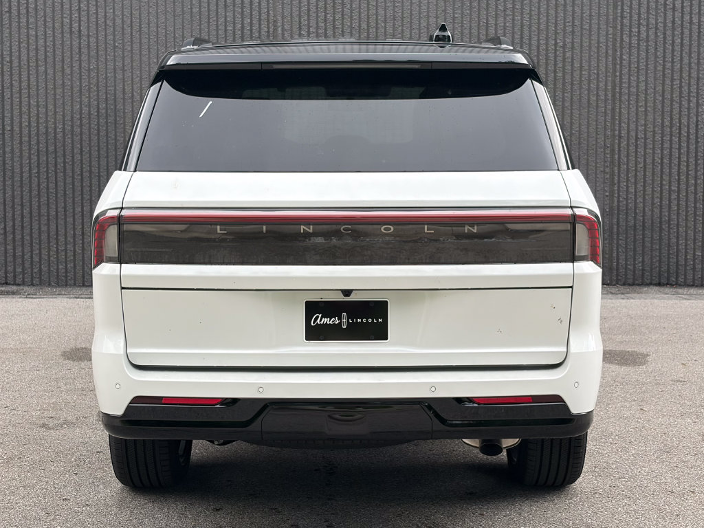 New 2027 Lincoln Navigator Black Label AWD/4WD image 6
