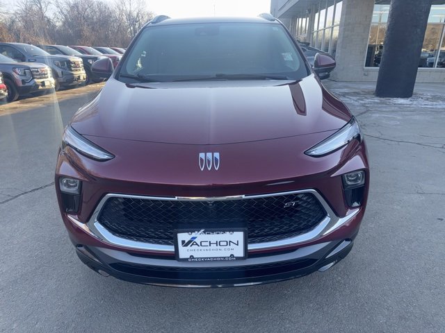 Used 2024 Buick Encore GX Sport Touring w/ Advanced Technology Package image 2