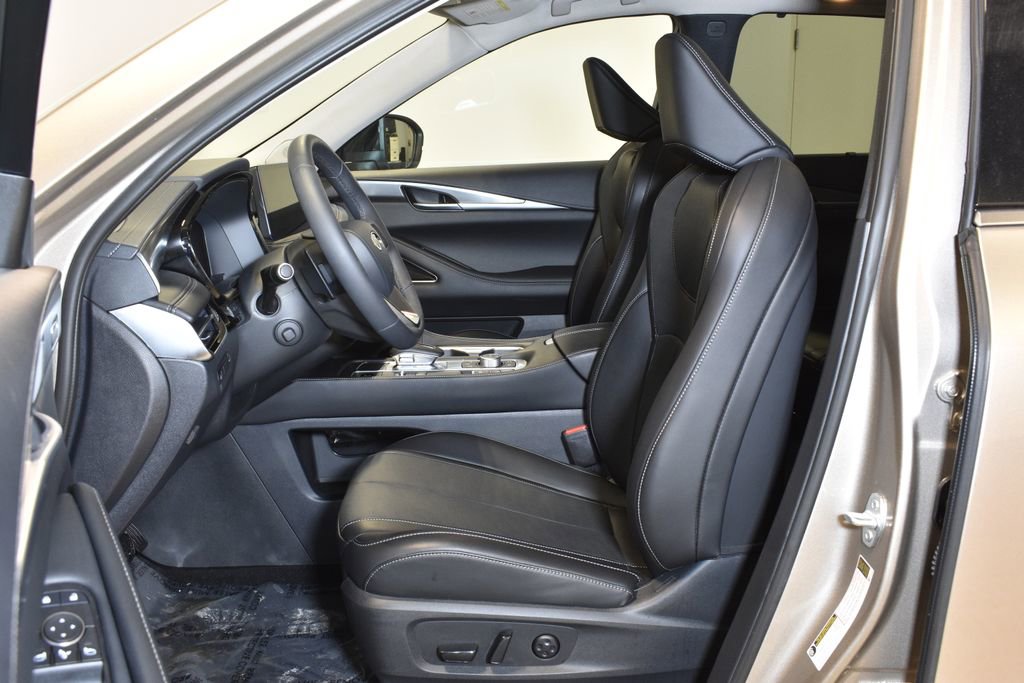 Certified 2026 INFINITI QX60 Luxe w/ Family Package image 7