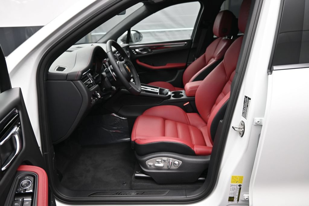 New 2026 Porsche Macan Turbo AWD/4WD image 5