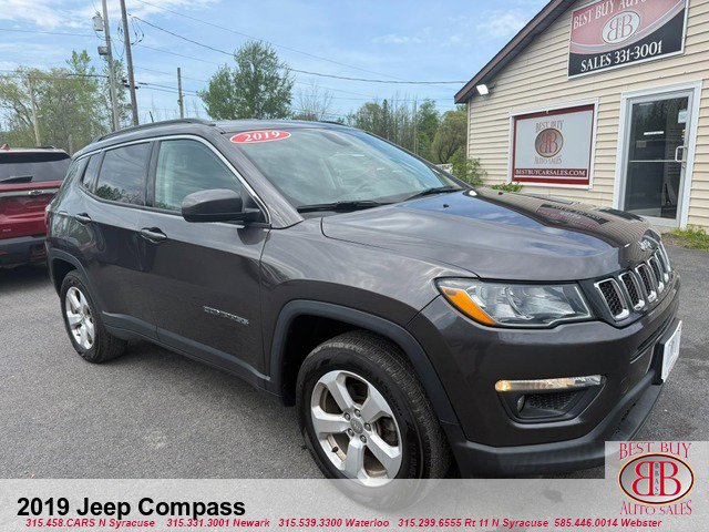 Used 2019 Jeep Compass Latitude w/ Cold Weather Group AWD/4WD image 1