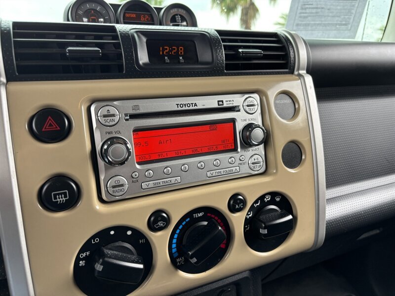 Used 2011 Toyota FJ Cruiser 4WD w/ Upgrade Pkg image 22