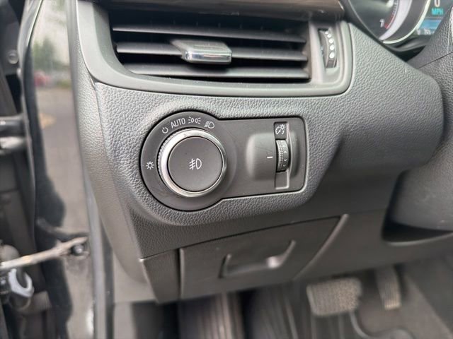 Used 2020 Buick Envision Essence FWD image 14