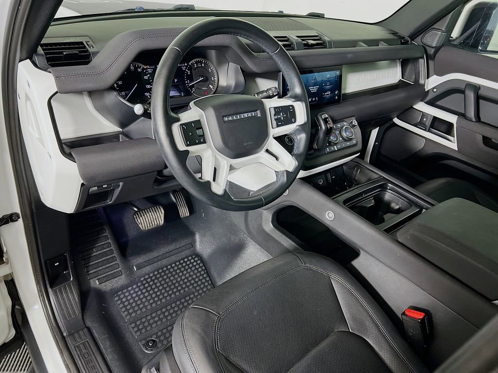 Used 2023 Land Rover Defender 110 S image 9
