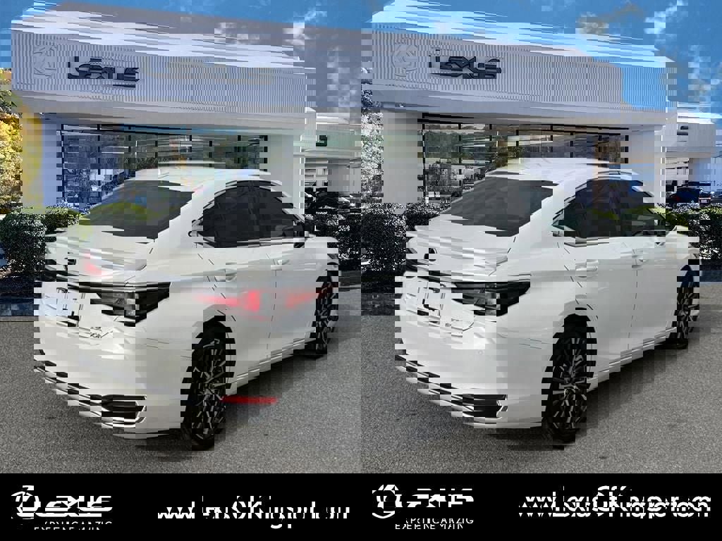 Used 2024 Lexus ES 300h w/ Premium Package image 5