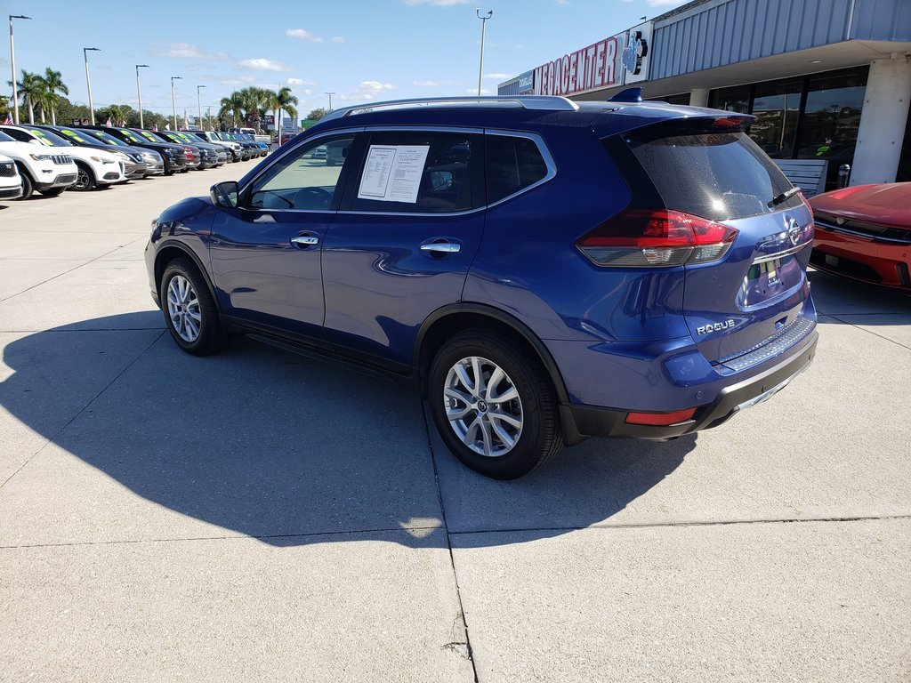 Used 2019 Nissan Rogue SV image 3